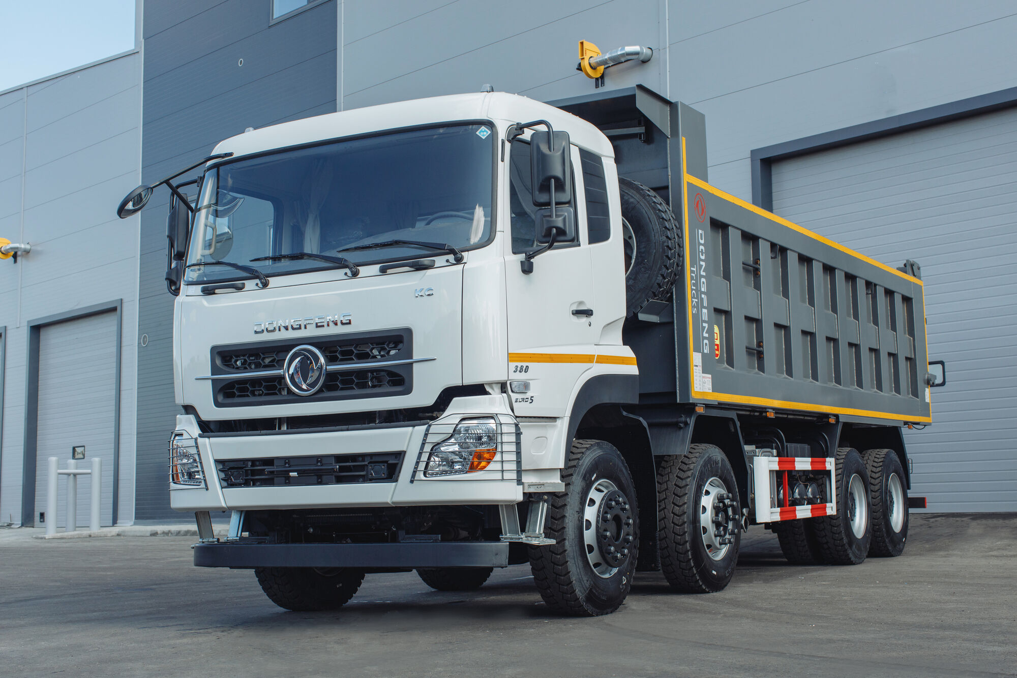 Самосвал Dongfeng KC